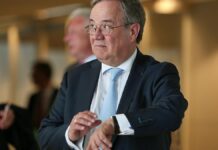 Laschet über europäischen Atomschirm: "Aktuell ist es kein Thema"