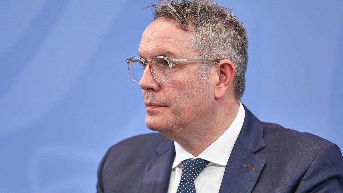 Schweitzer fordert von Bundesregierung Fokus auf Wirtschaft