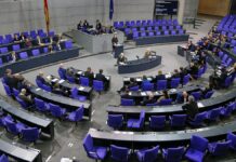 CSU-Landesgruppenchef zweifelt an Parität im Wahlrecht