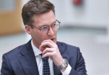 Hagel warnt Union: "Leute nicht vor den Kopf stoßen"