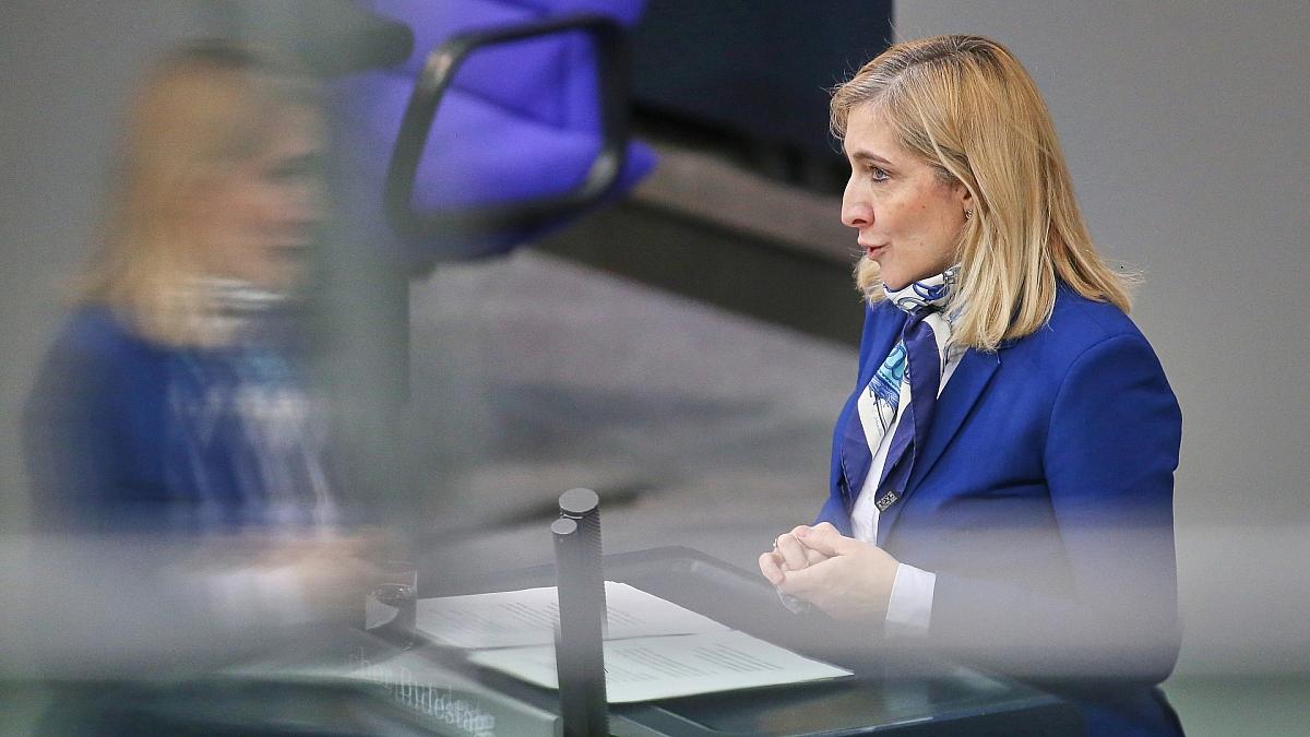 Warken will mehr Geld für Pflegeheime