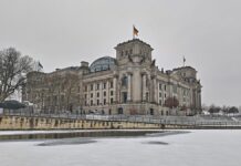 Gericht: Bundestag darf Abgeordnetenmitarbeitern Ausweis verweigern