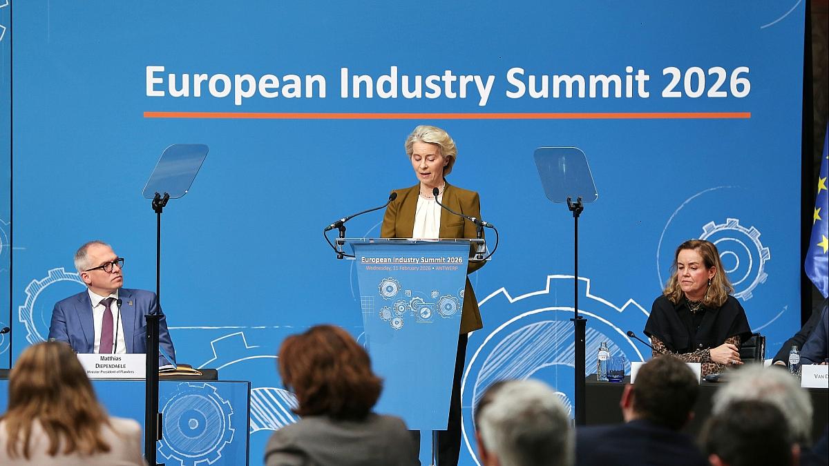 Von der Leyen will schnellere Genehmigungsverfahren für Industrie