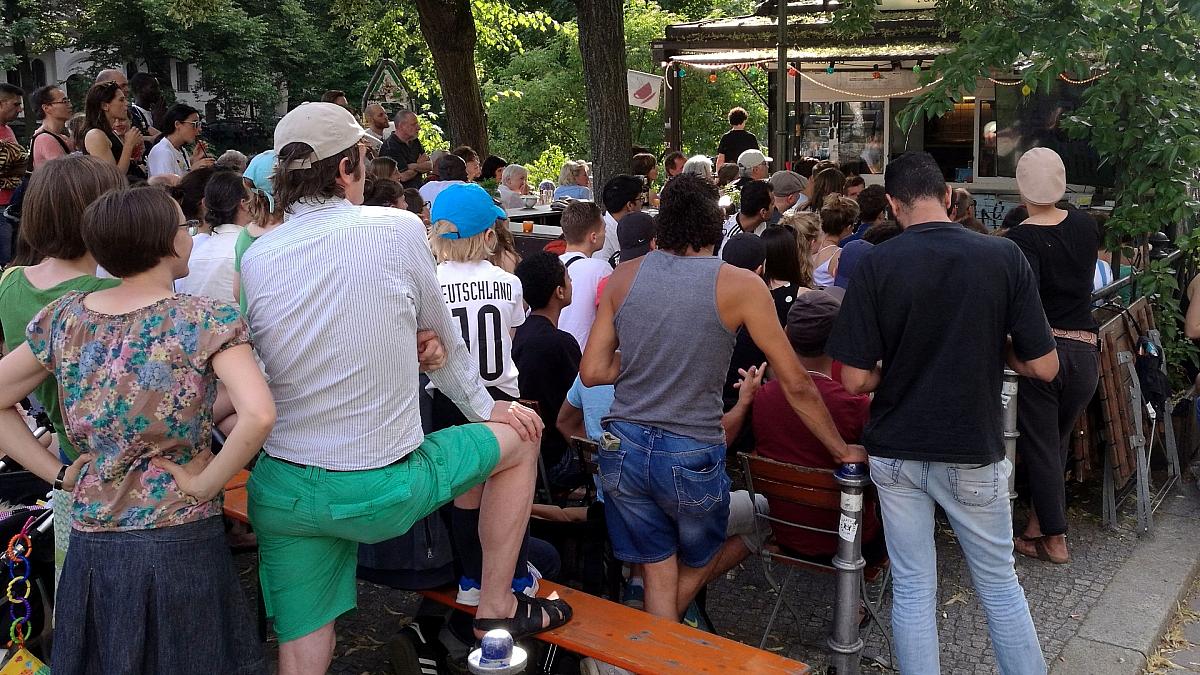 Bundesregierung macht Weg für Public Viewing bei Fußball-WM frei